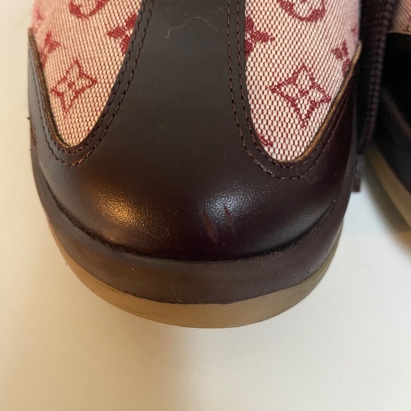 Authentic Louis Vuitton Monogram Sneakers Great Condition - Picture 5 of 11
